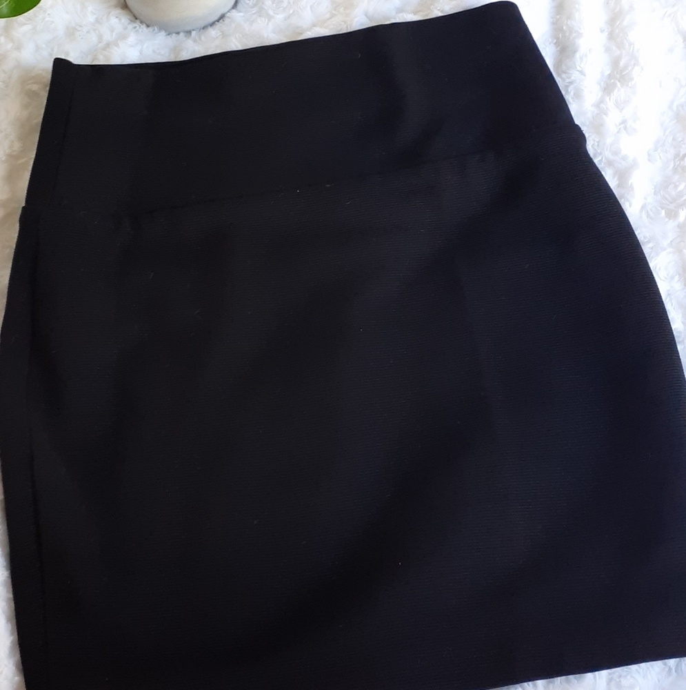 F21 Black Skirt